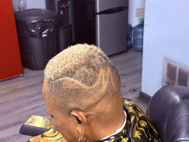 Blonde cut with design